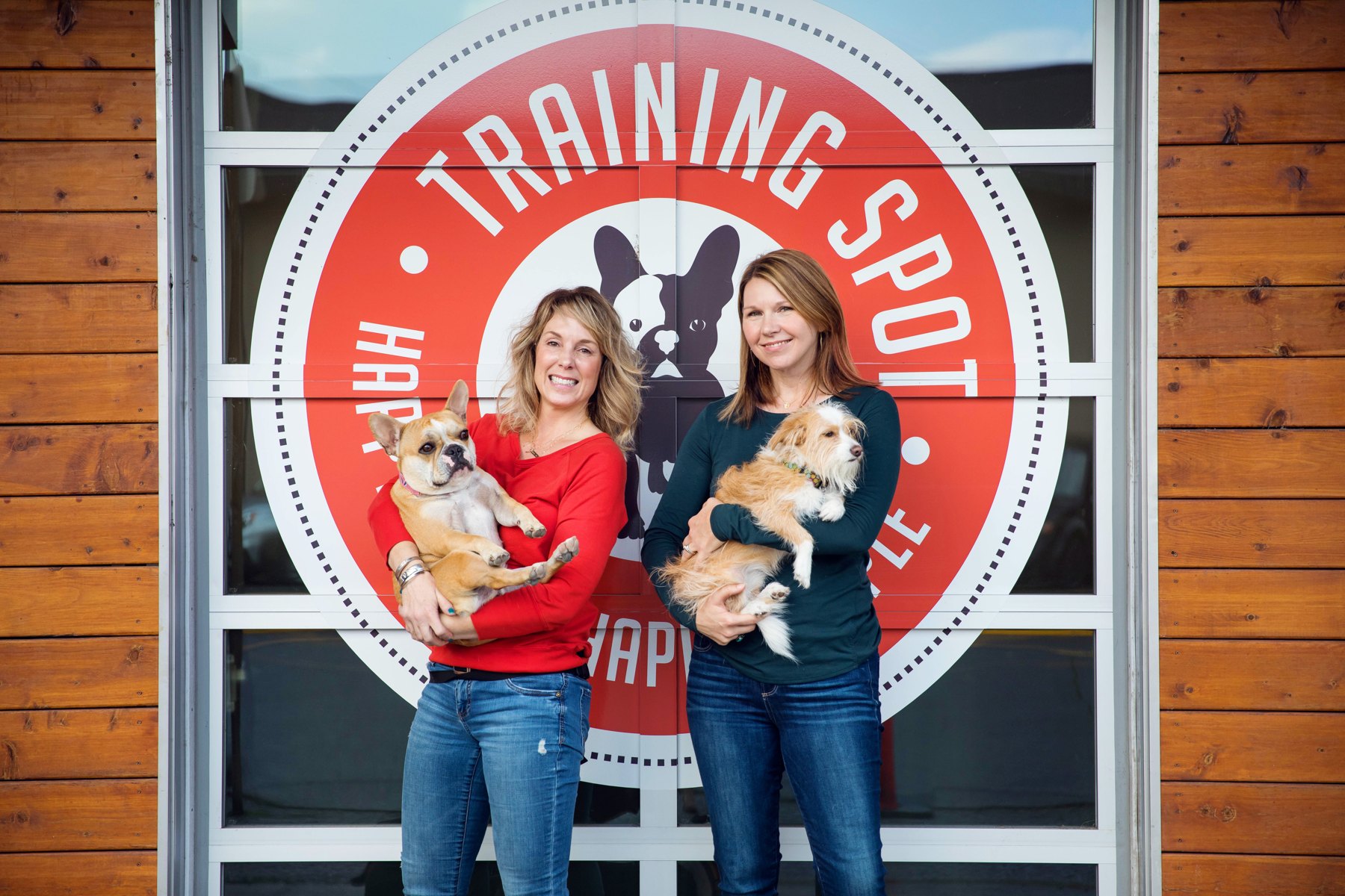 Jen and Tera together with their dogs at Training Spot